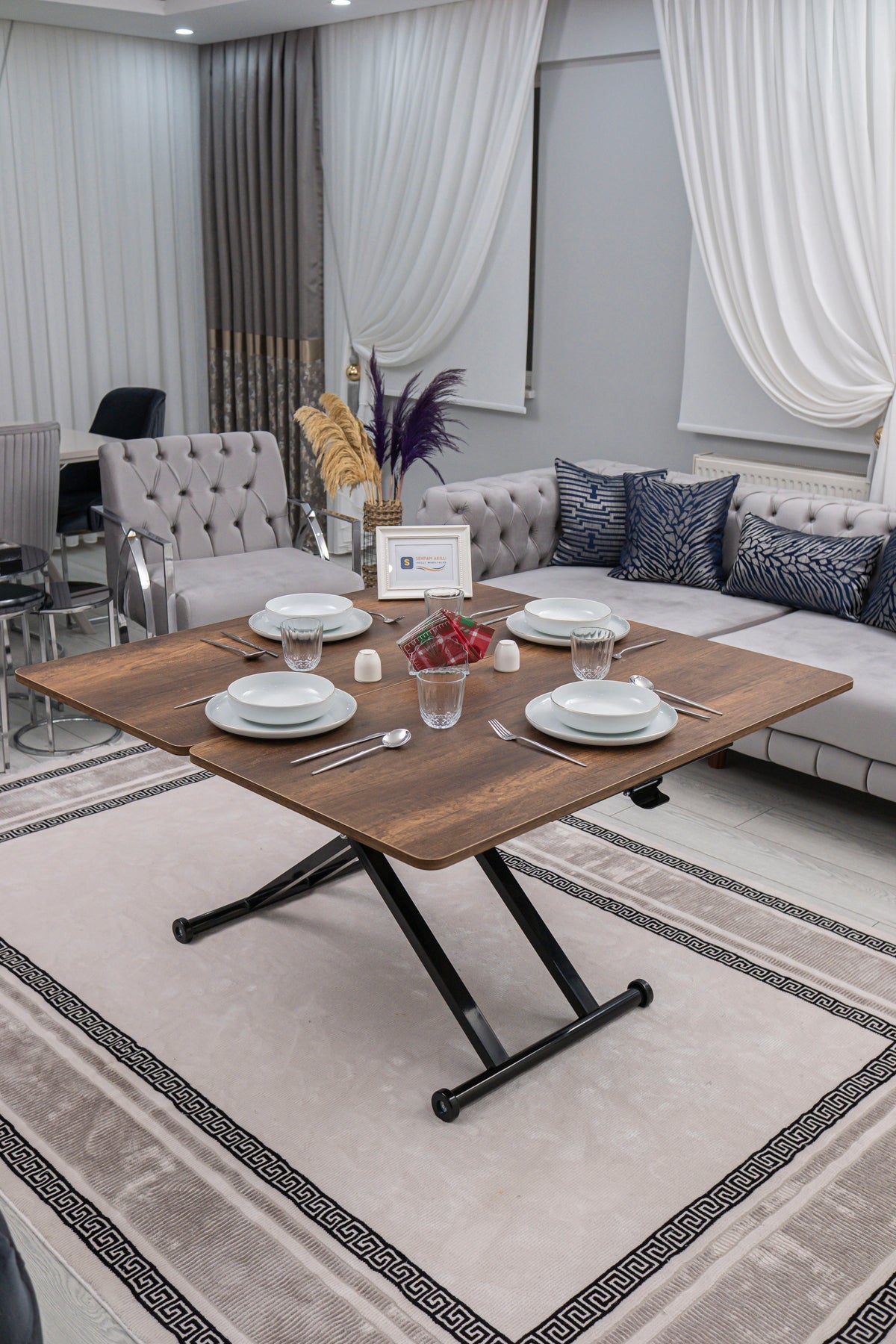 Home Akıllı Sehpa – Barok Koyu Ceviz MDF Üst & Siyah Metal Ayak