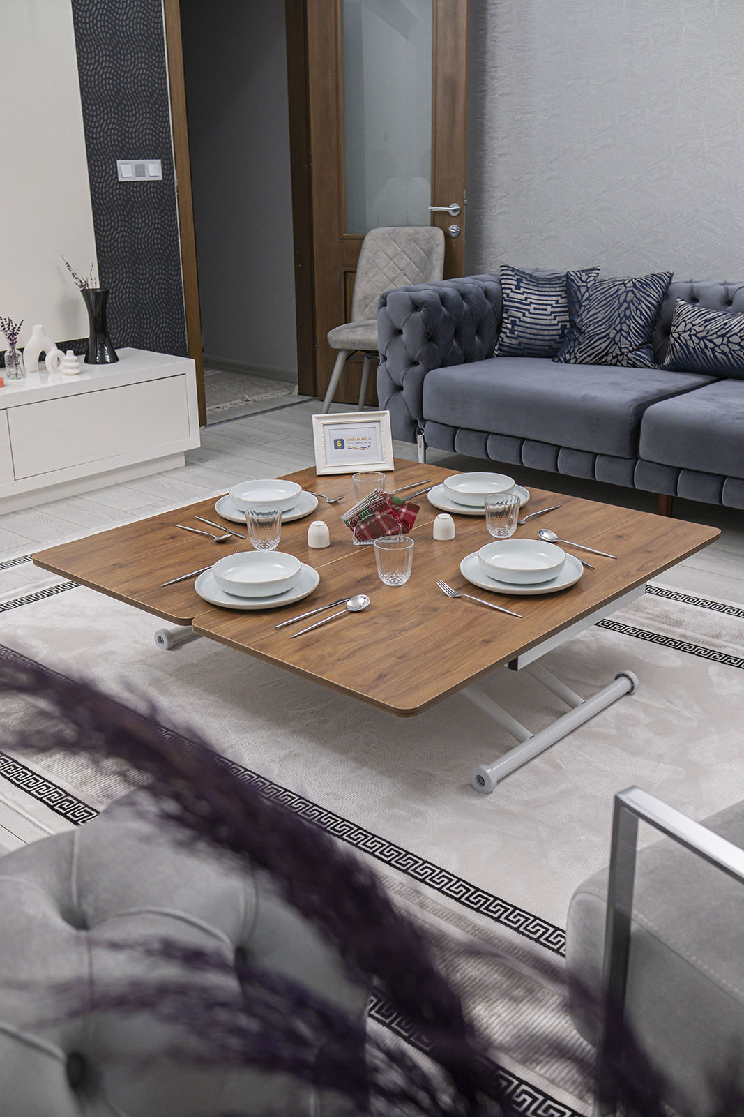 Juppo Smart Coffee Table – Walnut MDF Top & White Outward-Curving Metal Leg