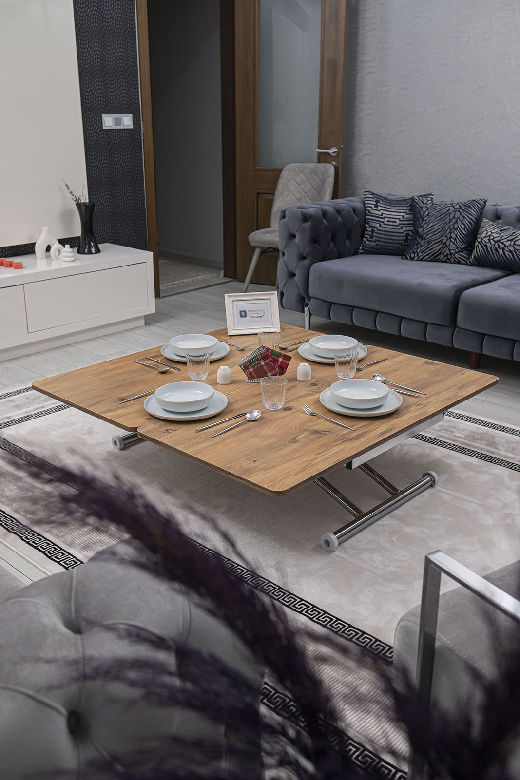 Juppo Smart Coffee Table – EfesCam MDF Top & Chrome Outwardly Curved Metal Legs