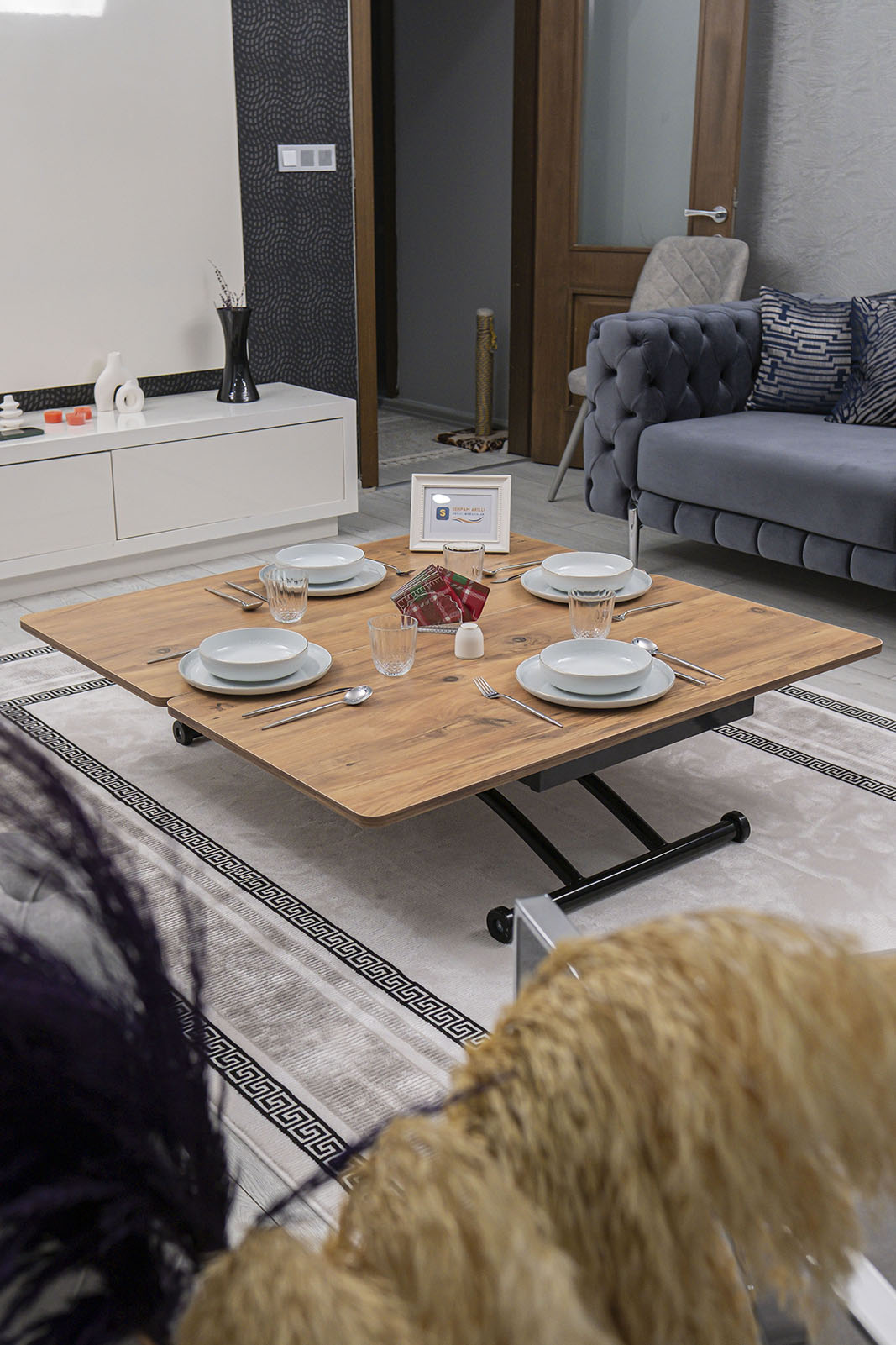 Juppo Smart Coffee Table – EfesCam MDF Top & Black Outward Curved Metal Legs