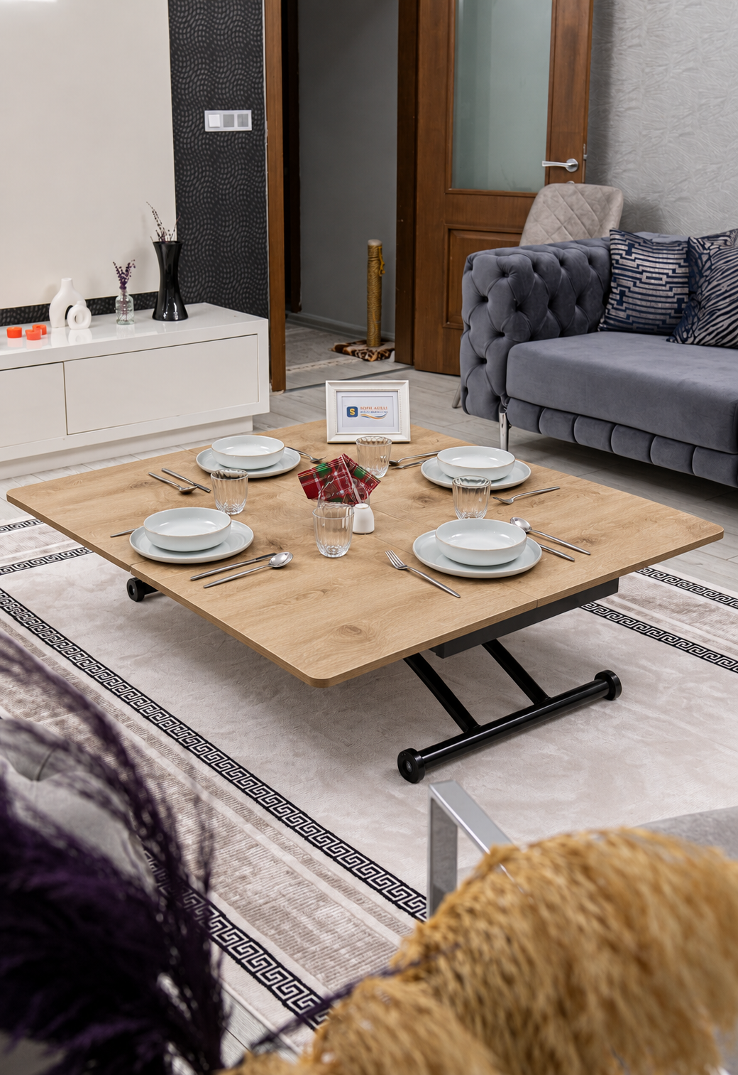 Juppo Akıllı Sehpa – SafirMeşe MDF Üst & Siyah Dışa Kıvrım Metal Ayak